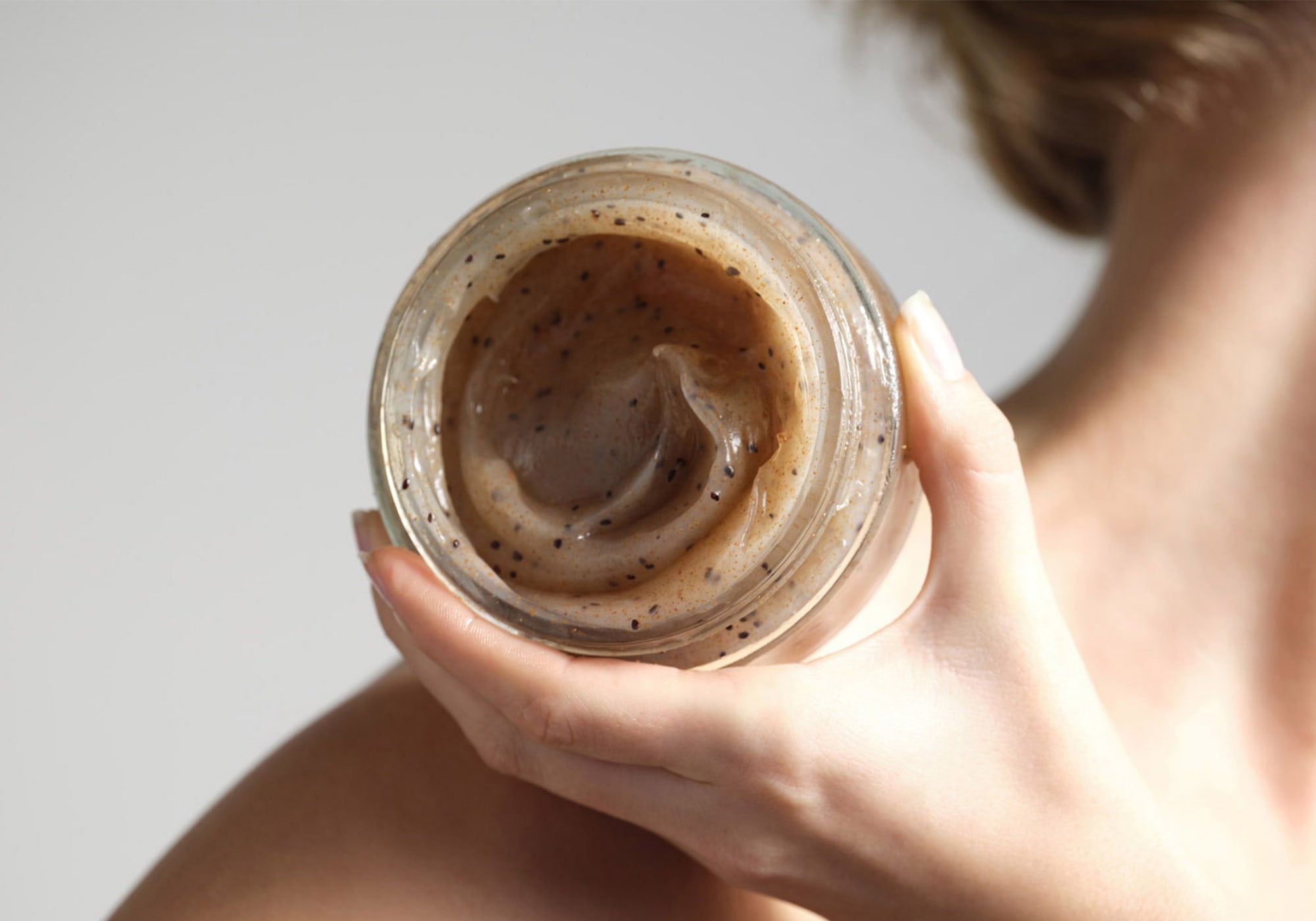 How to Use a Body Scrub Effectively to Help Exfoliate Your Skin - Susanne Kaufmann EN