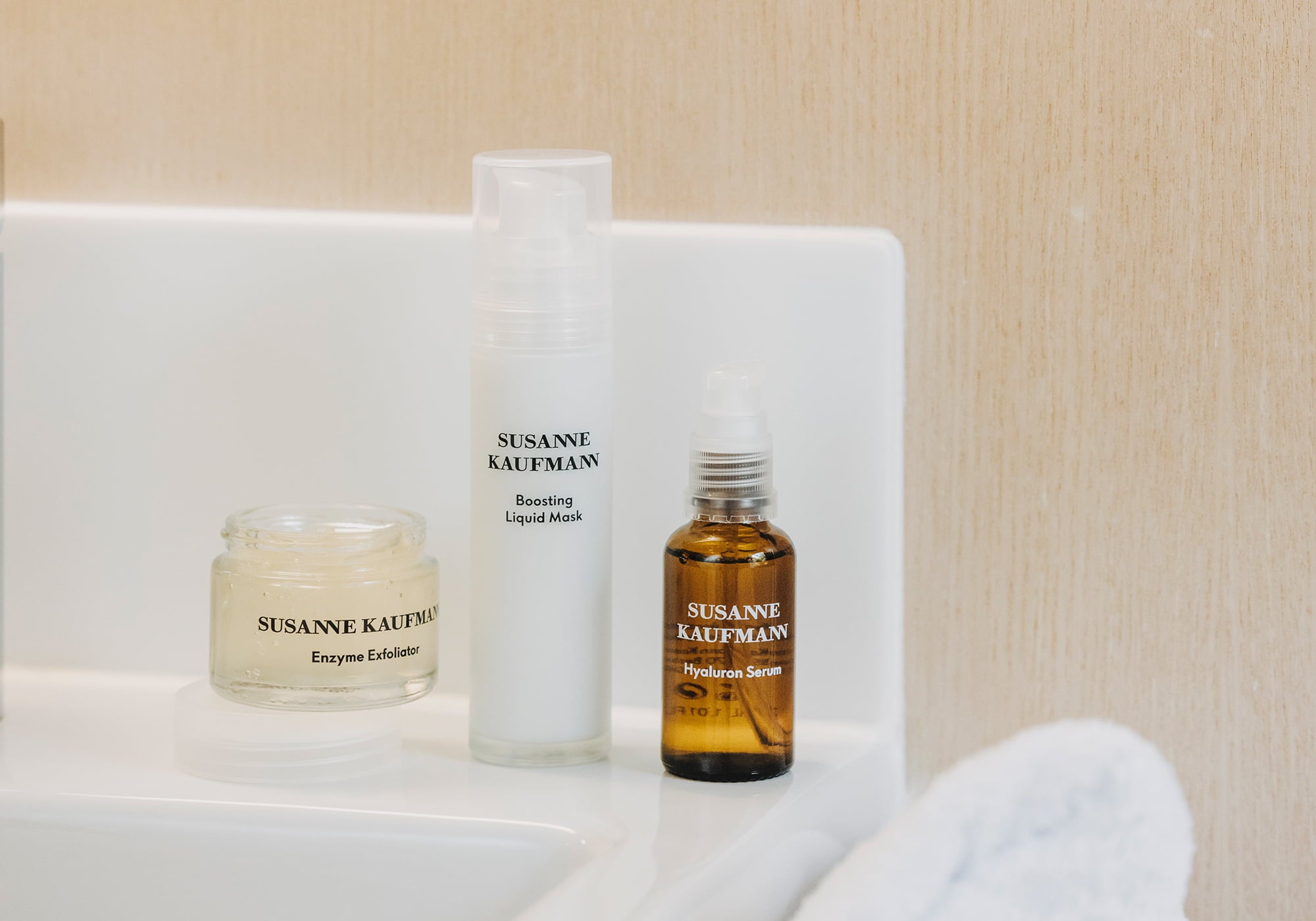The Benefits of an Oil-free Moisturiser for Hypersensitive Skin - Susanne Kaufmann EN