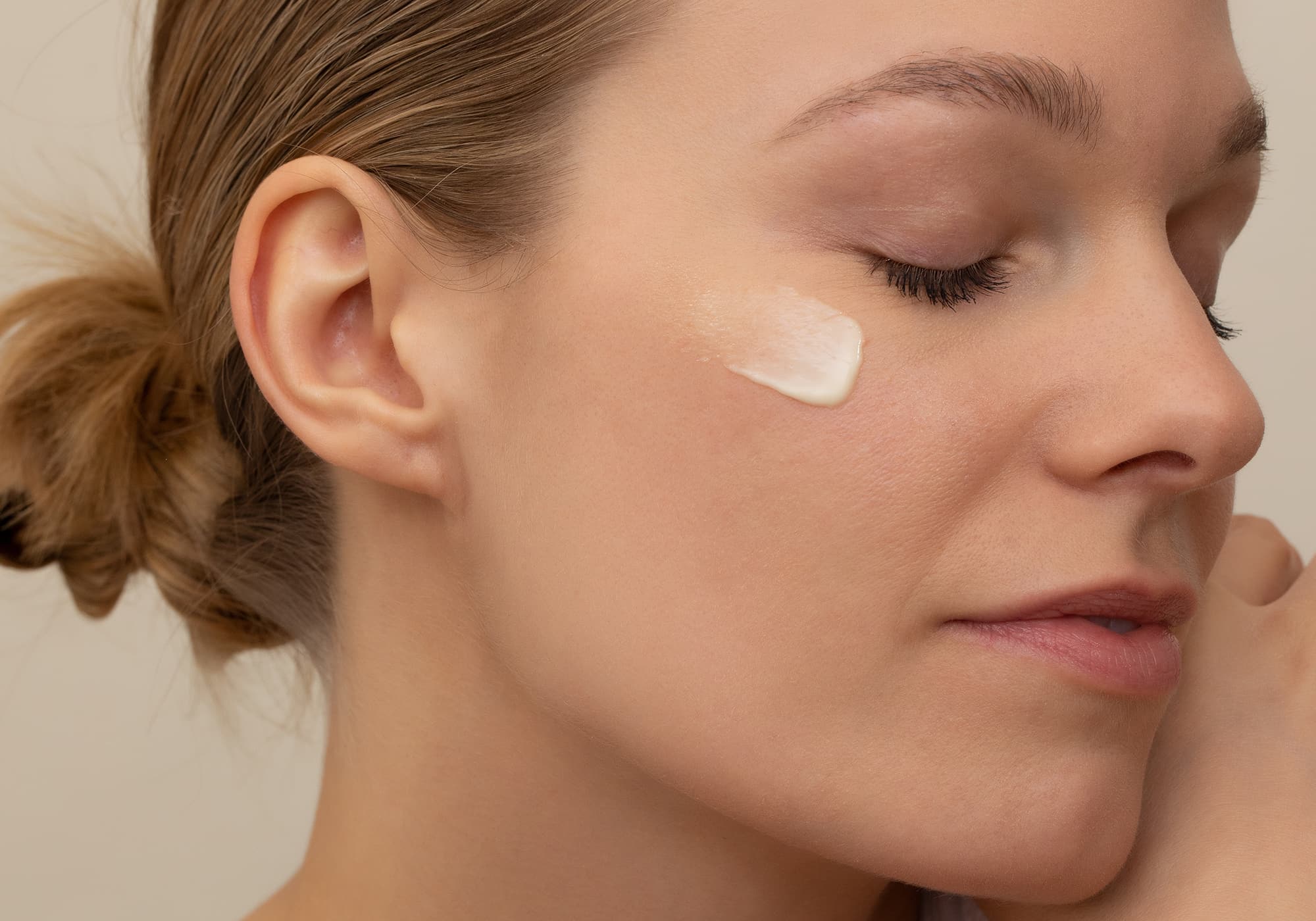 How to Layer Your Skincare - Susanne Kaufmann EN